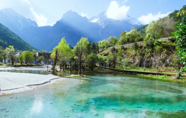 A 14일 윤난 Odyssey: Kunming의 돌 숲에서 Xishuangbanna의 정글 & Shangri-La의 눈 산