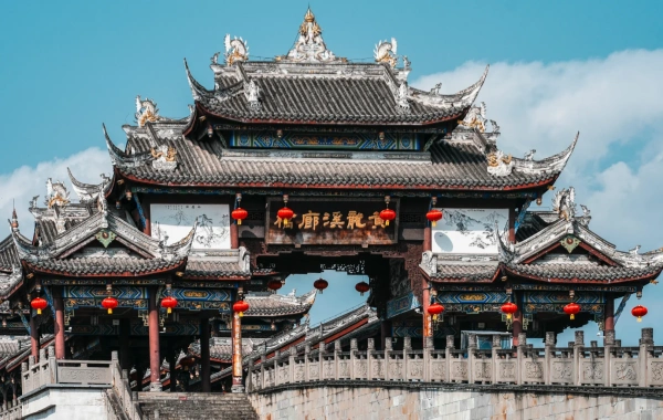 Huanglongxi Ancienne ville: un voyage vivant des trois royaumes Quai de la ville d'eau de Tianfu