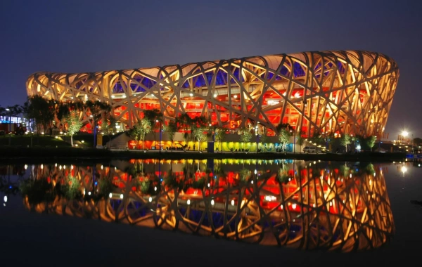 The Bird's Nest: A Leap from an Olympic Home Ground to a City Landmark-2