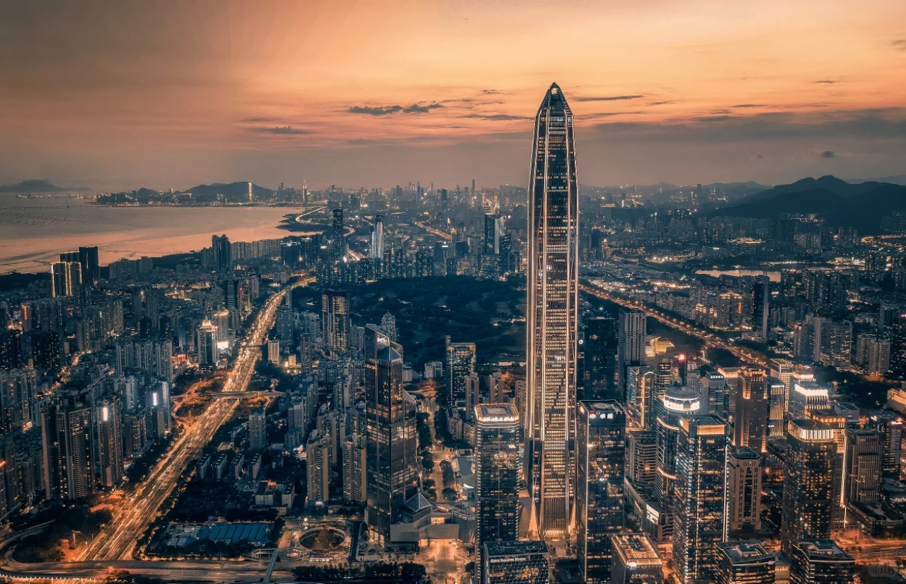 Shenzhen Ping An Finance Center: Eine Reise durch ein urbanes Wunder über den Wolken