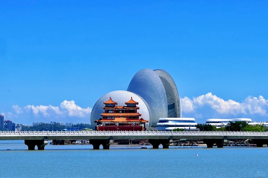 Lovers' Road in Zhuhai: A romantic poem along a 28-kilometer-long coastline.-2