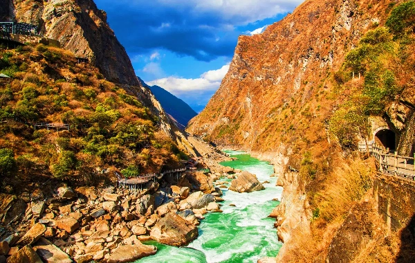 Tiger Leaping Gorge: An Epic Canyon from Roaring on the Jinsha River to a Hiking Paradise-3