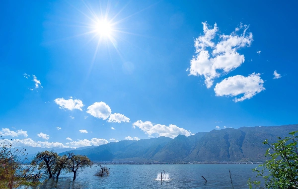 Lac Erhai: Une montre millénaire de la perle du Plateau au miroir du vent, des fleurs, de la neige et de la lune-2