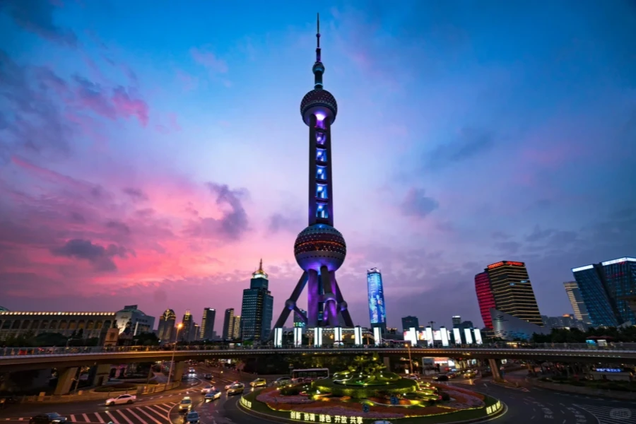 Oriental Pearl Tower: Un voyage envolé de Pudong Blueprint à la fenêtre du monde-3