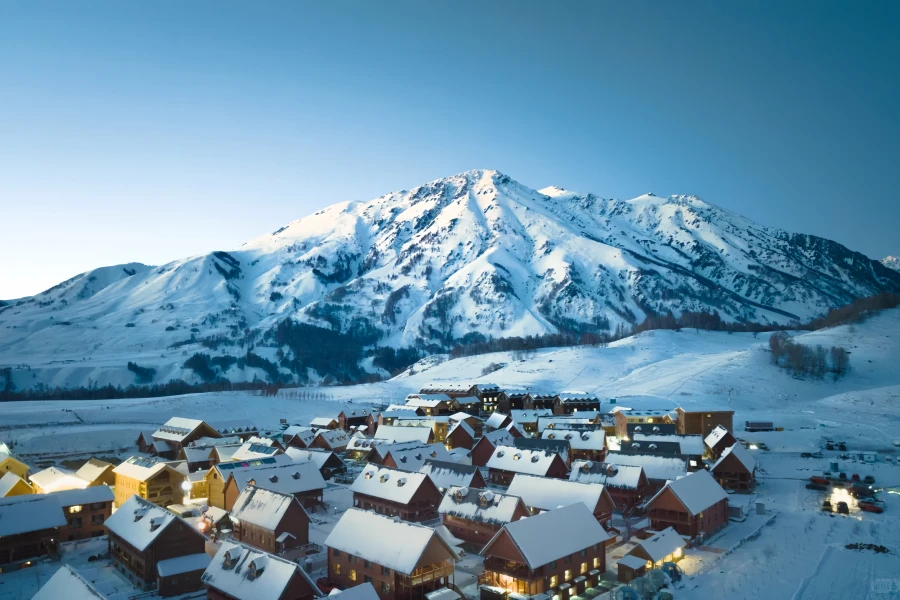 Hemu Village: Un voyage au pays des merveilles d'hiver d'une vallée de rivière Secret à la patrie de la Tuva