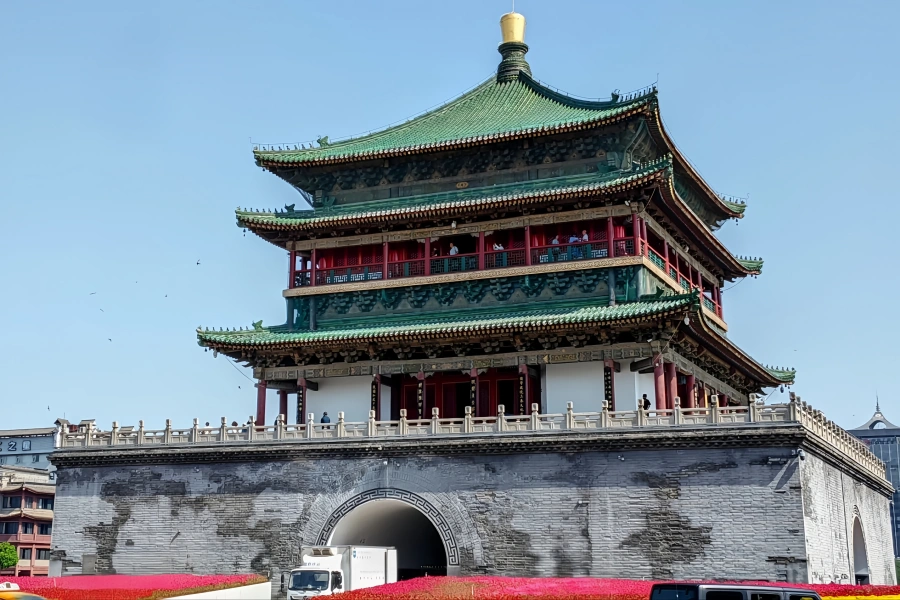 Tour de la cloche : un voyage dans le temps Mémoire de la sonnerie de la cloche du matin et du tambour du soir Battant à l'impulsion de la ville