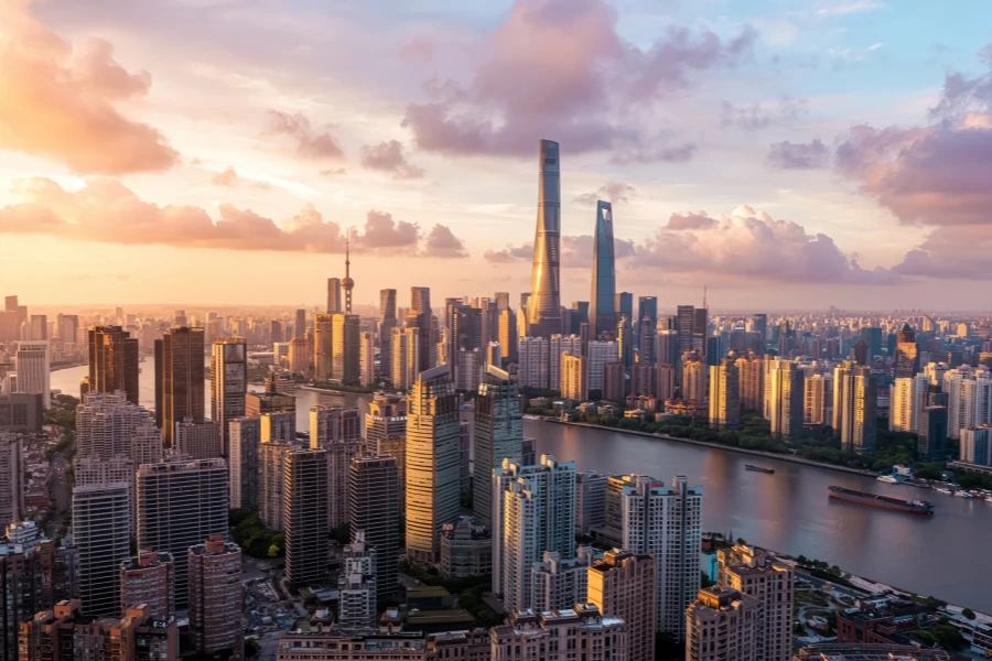 Jin Mao Tower: Eine legendäre Reise der chinesischen Wolkenkratzer Den Himmel berühren