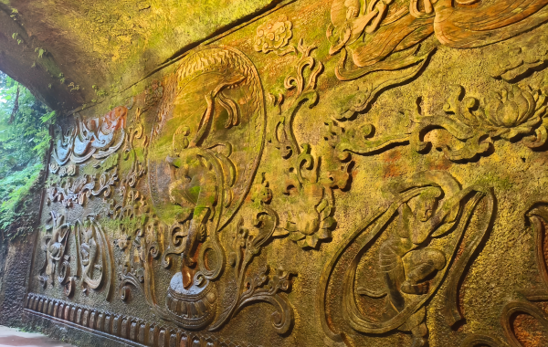 Capitale Bouddhique de l'Est : La Terre Sainte des Dix Mille Bouddhas et la Maison du Trésor de l'art de la pierre au pied de la montagne de Lingyun-2