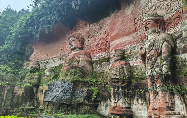 Capitale Bouddhique de l'Est : La Terre Sainte des Dix Mille Bouddhas et la Maison du Trésor de l'art de la pierre au pied de la montagne de Lingyun-3