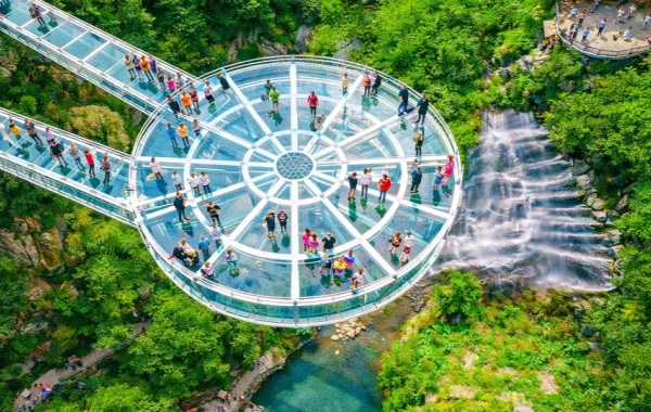 Guangzhou Tagesausflug: Qingyuan's Gulong Gorge & Sky-High Adventures