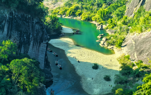 La montagne de Wuyi : un joyau caché de la culture du thé, un site du patrimoine mondial au milieu des eaux émeraudes et des pics de Crimson-4