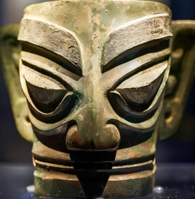 Panda classique et Sanxingdui Tour