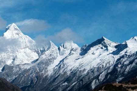 Panda & Four Girls Mountain Hiking Tour