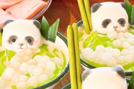 Chengdu Food: Cute Panda Ice Jelly