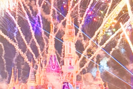 Shanghai Honeymoon Haven: Where Modern Glamour Meets Timeless Romance