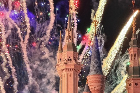 Let you and your partner encounter a sweeter journey than fairy tales in Shanghai