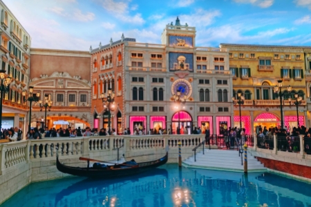 Romantic Getaways in Macau: Luxurious Experiences for Couples