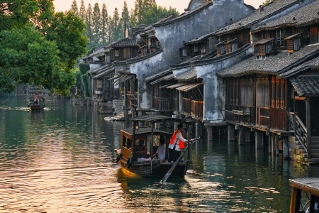 This time, I traveled back to Wuzhen in Lu Xun's works 