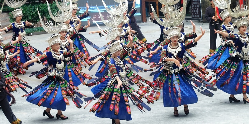 1722667975638.jpg 苗族_副本.jpg