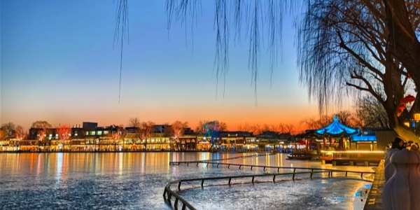 1737537121712.jpg 什刹海蓝调时刻_1_是小鹿!_来自小红书网页版_副本.jpg