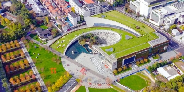 Shanghai Science and Technology Museum.jpg