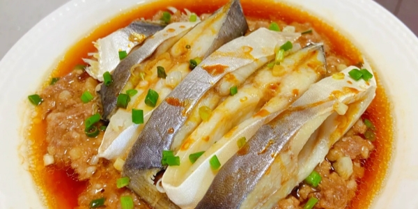 Steamed pomfret with soy sauce.jpg