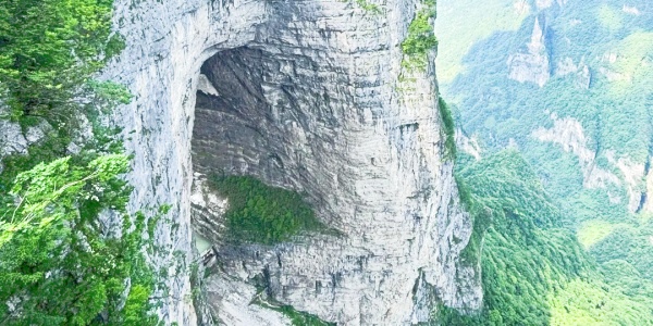 What is Zhangjiajie China known for,Zhangjiajie tour,China tours,tickets,2.jpg