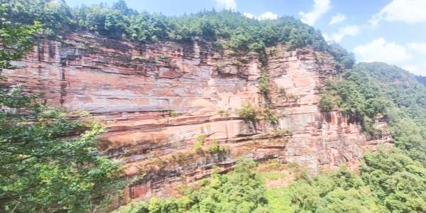 1744076954666.jpg Which attraction in Chongqing is considered the best place,china tour,2.jpg