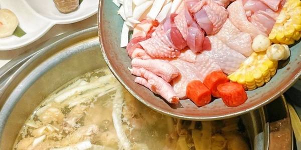 1745481610770.jpg coconutchicken.jpg