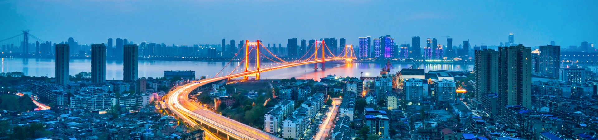 Pont de la rivière Wuhan Yangtze
