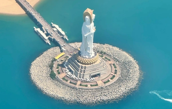 Sanya One-Day Tour: Entdecken Sie Nanhai Guanyin, Dadongtian/Xiaodongtian & Tianya Haijiao